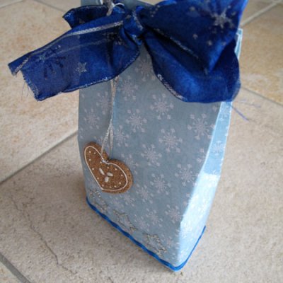 St Nicolaus treatbag :: Gingerbread Blue