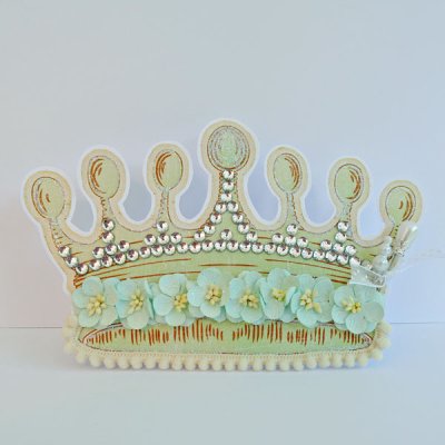 Crown shaped card