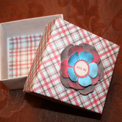 KISS ME origami box