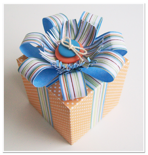 Homemade gift box 'n bow
