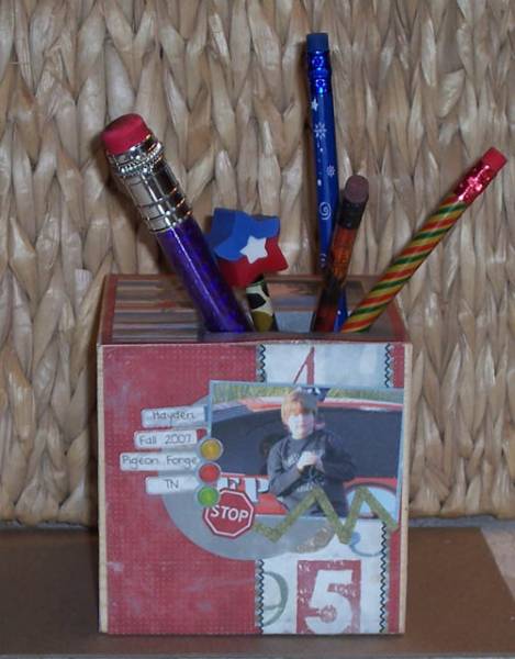 Hybrid Pencil Holder Memory Cube