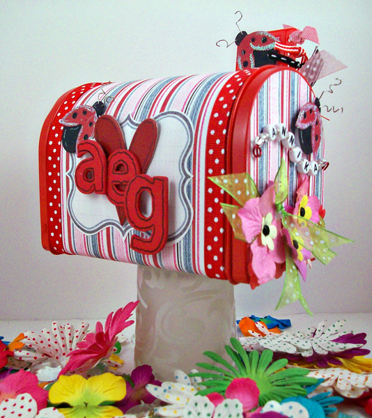 {Hybrid} Valentine's Mailbox