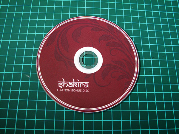cover_shakira_fixation_cd_hybrid_small