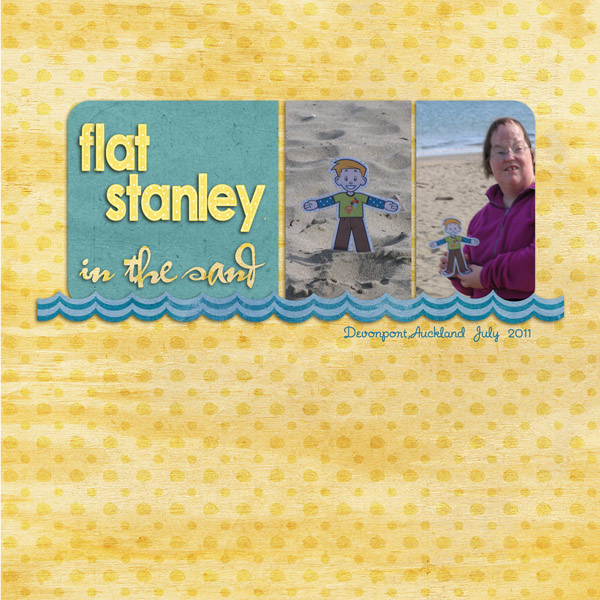 flat-stanley-in-the-sand