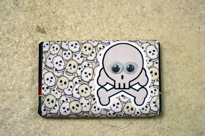 hybridlabel_halloween2012_skull_01
