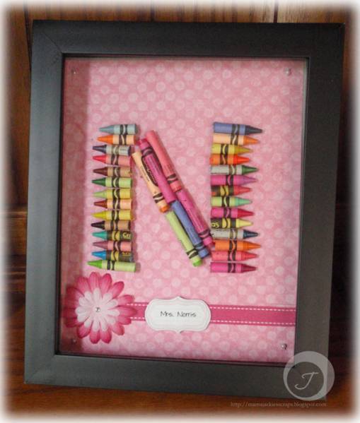 Crayon Monogram - N