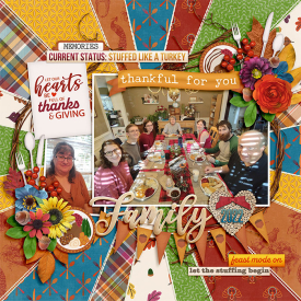 2022_1124_Thankgiving-table-family-w-700px.jpg