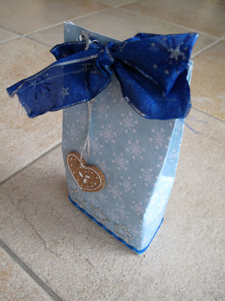 treatbag_mikulas_2010_gingerbreadblue_01_small