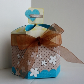 hybrid_cupcake-box.jpg