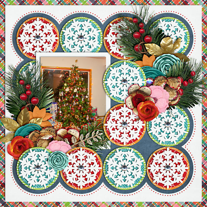 ourTreeFullyDecorated-web-700